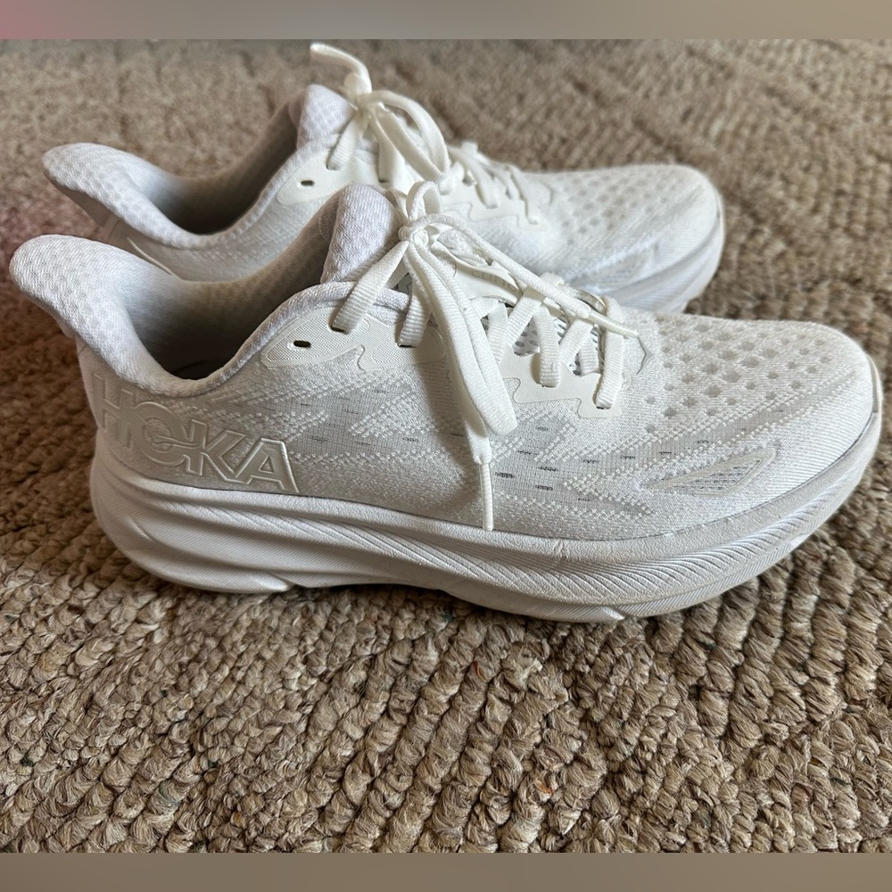 Hokas